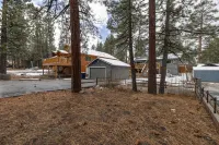 Chic Cabin Retreat with Hot Tub Big Bear - 朝食