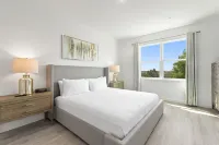 Private Pool and Spacious Comfort - Inviting Townhouse Retreat