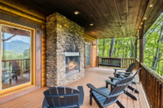 Lodge in Seven Devils w Hot Tub & Mountain Views!