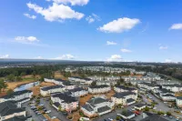 Scenic Golf Views and Community Pool Access - Charming Retreat Hotels in Horry County