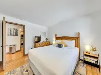 Luxurious Mountain Retreat with Hot Tub, Sauna, Games Hotels in Brian Head