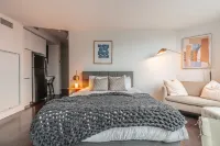Mesmerizing City Views and Modern Amenities - Chic Urban Oasis