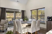 Private Hot Tub and Spacious Outdoor Deck - Inviting Getaway Hotels in Hollister