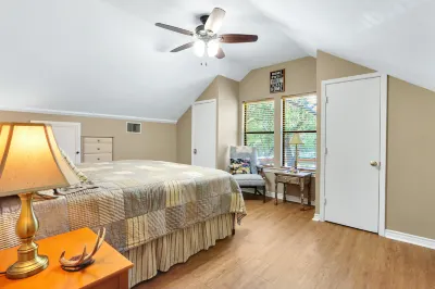 Happy Hideaway Hotels in Hays County