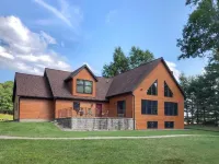 Stunning Sandy Frontage and Cozy Hangout Space - Gorgeous Lakefront Haven