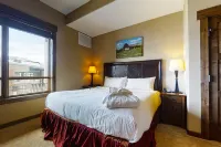 Trailhead Lodge 5112