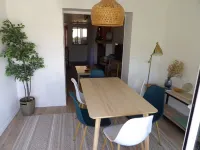 3-bedroom village house, garden, terrace. Ideal for families and friends! Hotels in Montreal