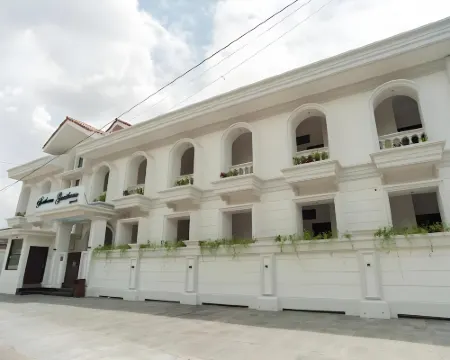 Bethara Hotel Syariah โรงแรมในEngal