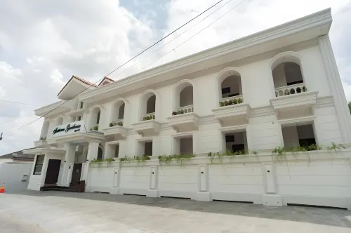 Bethara Hotel Syariah Hotels in Engal