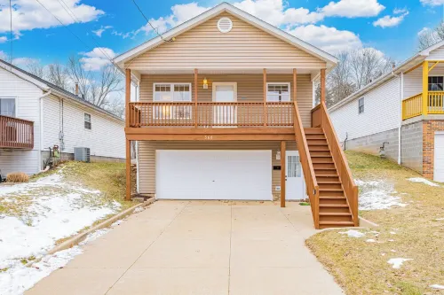 Comfort Awaits at Cozy Get Away - Dog Friendly - 3BD / 2BA + Living Spaces