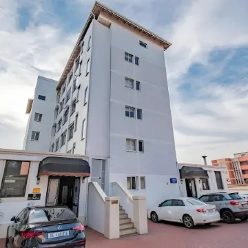 Emakhosini Hotel on East