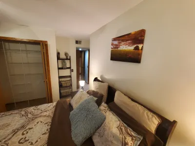 Tranquil Retreat - WiFi, Bike Trail, Peaceful Surroundings Hotel a 