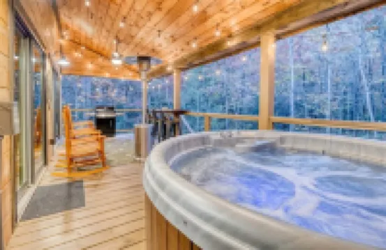 Hot Tub and Firepit with Gorgeous Mountain Views - Cozy Charming Cabin