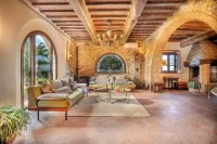 Villa La Lespa w/ Private Pool Billiards and Lake View Hotels in Santa Luce