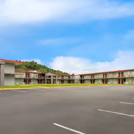 Red Roof Inn & Suites Cave City