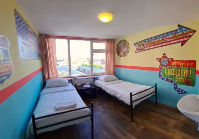 The Flying Pig Beach Hostel Hotels in 