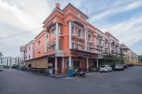 RedDoorz @ Batam Center 2 Hotels in Bengkong