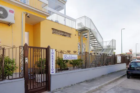 Reddimus Guest House Отели в г. Cercola