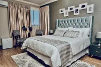 Escapade Lux Boutique Residence - Swimmingpools