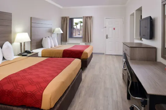 Econo Lodge Inn & Suites Port Arthur Near Sabine Pass