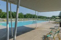 Hyland Motor Inn - Beach