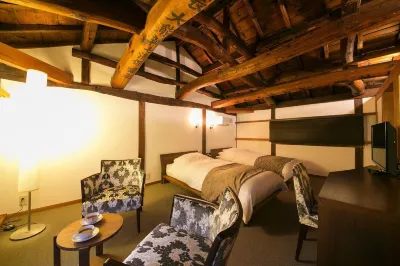Travel Stop UNNOWA Hotels in Tomi