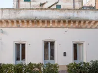 Litium 3 Hotels near Teatro Apollo