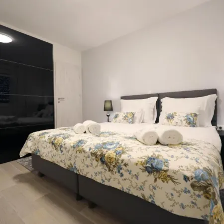 Luxury Majpruz Suites I