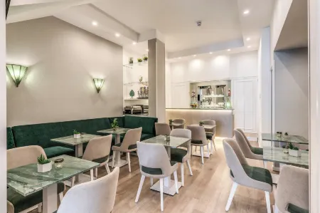 Hotel Sorrento City Отели рядом с достопримечательностью «Собор Святых Филиппа и Иакова»