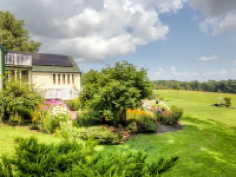 Los Gatos Bed & Breakfast Hotels in Yates County