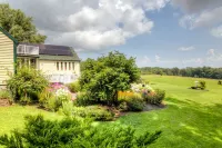 Los Gatos Bed & Breakfast Hotels in Penn Yan