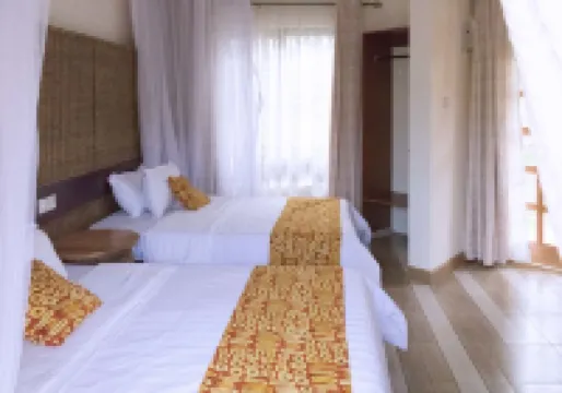 Tooro Fairway Hotel