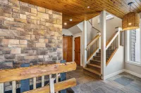 Chalet Monashee - Brand New High-End Property with Amazing Views