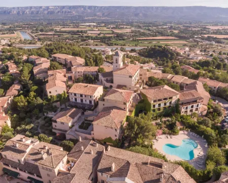 Village Pierre & Vacances Pont Royal en Provence Hotels in Mallemort