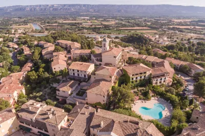 Village Pierre & Vacances Pont Royal en Provence Các khách sạn ở Lauris