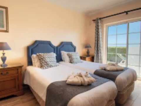 Presa de Moura Hotels in Estombar