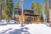 Truckee Container House by Sierra Getaways