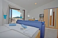 Apartments Mira