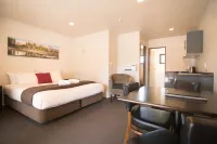 Parklands Motorlodge & Holiday Park Hotels in Pukawa