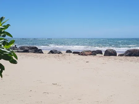 Hawley Beachside Accommodation Отели в г. Девонпорт