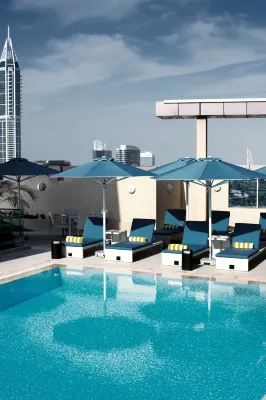 พูลแมน ดูไบ จูเมราห์ เลคส์ ทาวเวอร์ส โฮเทล แอนด์ เรสซิเดนซ์ โรงแรมในดูไบ