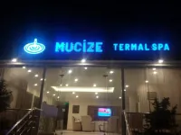 Mucize Termal Spa Hôtels à : 