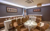 Charleson Luxury Hotel Hotels in Ozuaha