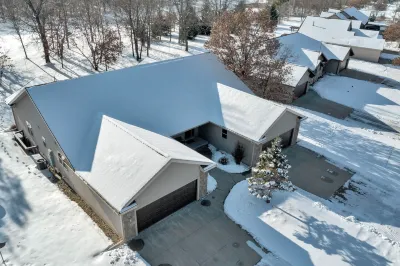 Lodges of the Lakes Hotels in 