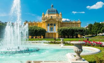 Family Friendly Apartment with Parking - Happy Rentals