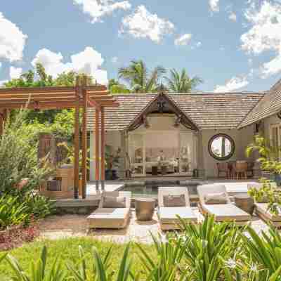 Maradiva Villas Resort and Spa Hotel Exterior