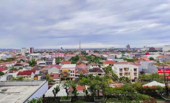 Comfy and Minimalist Studio at Vida View Apartment
