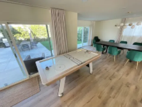 Pacific Beach Bayfront w/Captivating Views 5Br/5BA Pool HotTub Fire Table BBQ AC