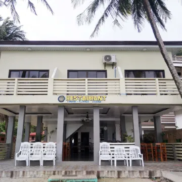 Dolphin Bay Resort
