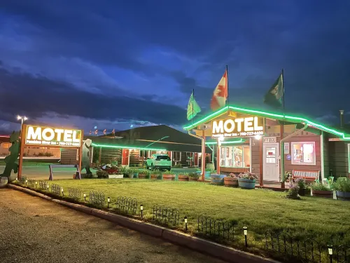 Pembina River Inn Hotels in Parkland County